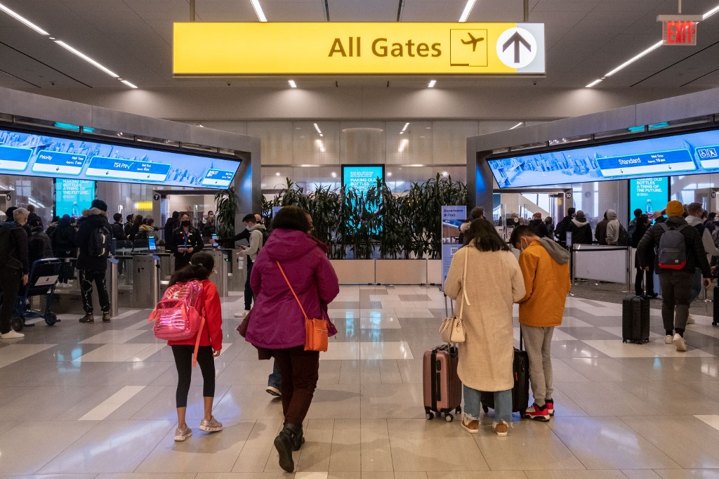 Check Delta Airlines Flight Cancel Status at Airport